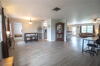 77 Cardinal Dr in North Fort Myers, FL - Building Photo - Building Photo