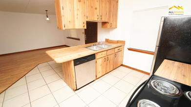 1652 Spring Garden Ct in Holly Hill, FL - Building Photo - Building Photo