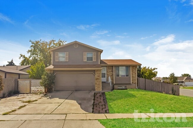 property at 3982 Contadora Ln