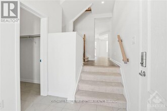 319 Cloyne Cres in Ottawa, ON - Building Photo - Building Photo