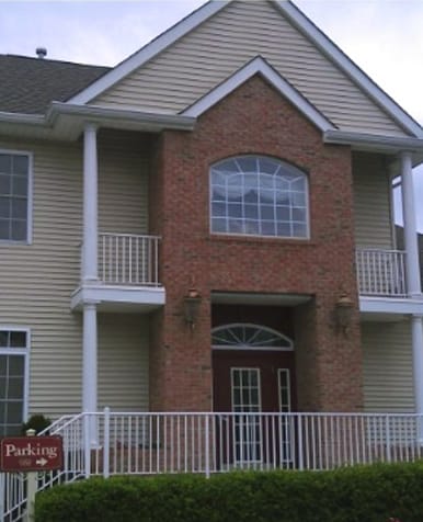 The Regency Club in Middletown, NY - Building Photo