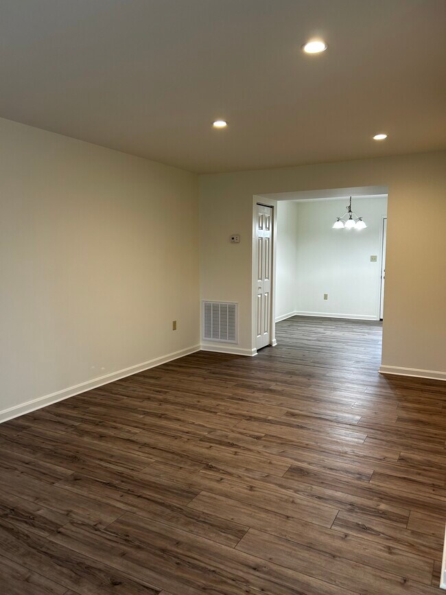 365 Melbourne Ln in Mechanicsburg, PA - Foto de edificio - Building Photo