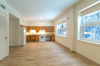 The Meadows in Hampton Falls, NH - Building Photo - Interior Photo