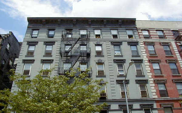 299-301 E 8th St in New York, NY - Building Photo - Building Photo