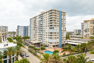 Jamaica House Condominium in Pompano Beach, FL - Building Photo - Building Photo