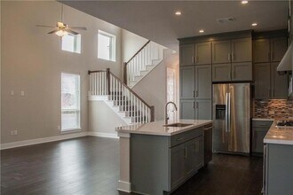 1013 Banyon St in Austin, TX - Foto de edificio - Building Photo