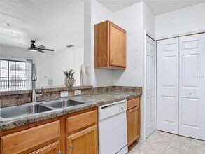 5550 E Michigan St in Orlando, FL - Building Photo - Building Photo