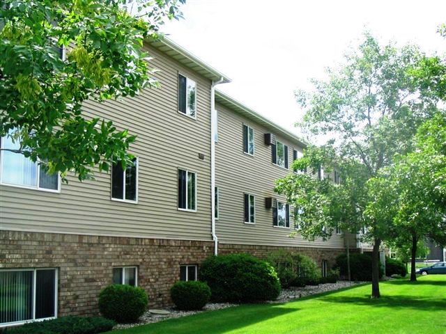 Brownstone in Fargo, ND - Building Photo - Building Photo