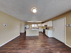 304 Sandlewood Ln in Cedar Hill, TX - Foto de edificio - Building Photo