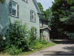 68 Pleasant St in Bristol, NH - Foto de edificio - Building Photo