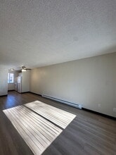 17452 SE Powell Blvd in Portland, OR - Building Photo - Building Photo