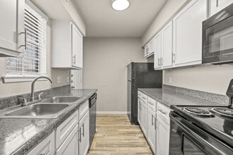 Stratton in Arlington, TX - Building Photo - Interior Photo