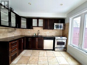 287 Kingswood Rd in Toronto, ON - Building Photo - Building Photo