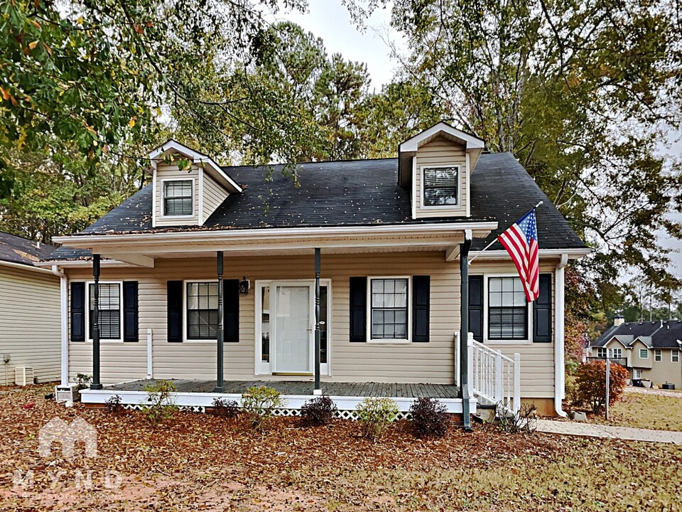 410 Invector Ct in Locust Grove, GA - Building Photo