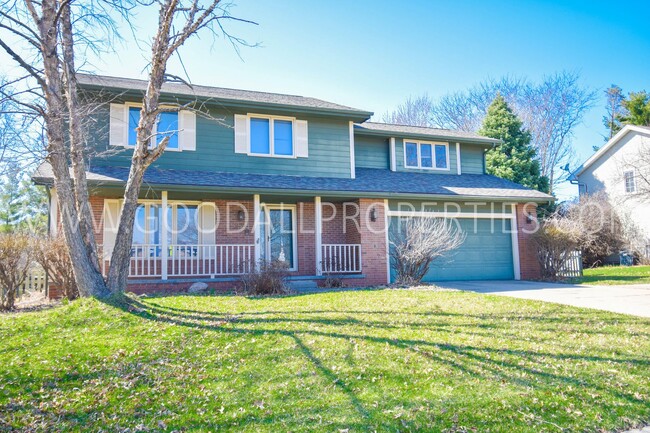 property at 924 Prairie View Dr