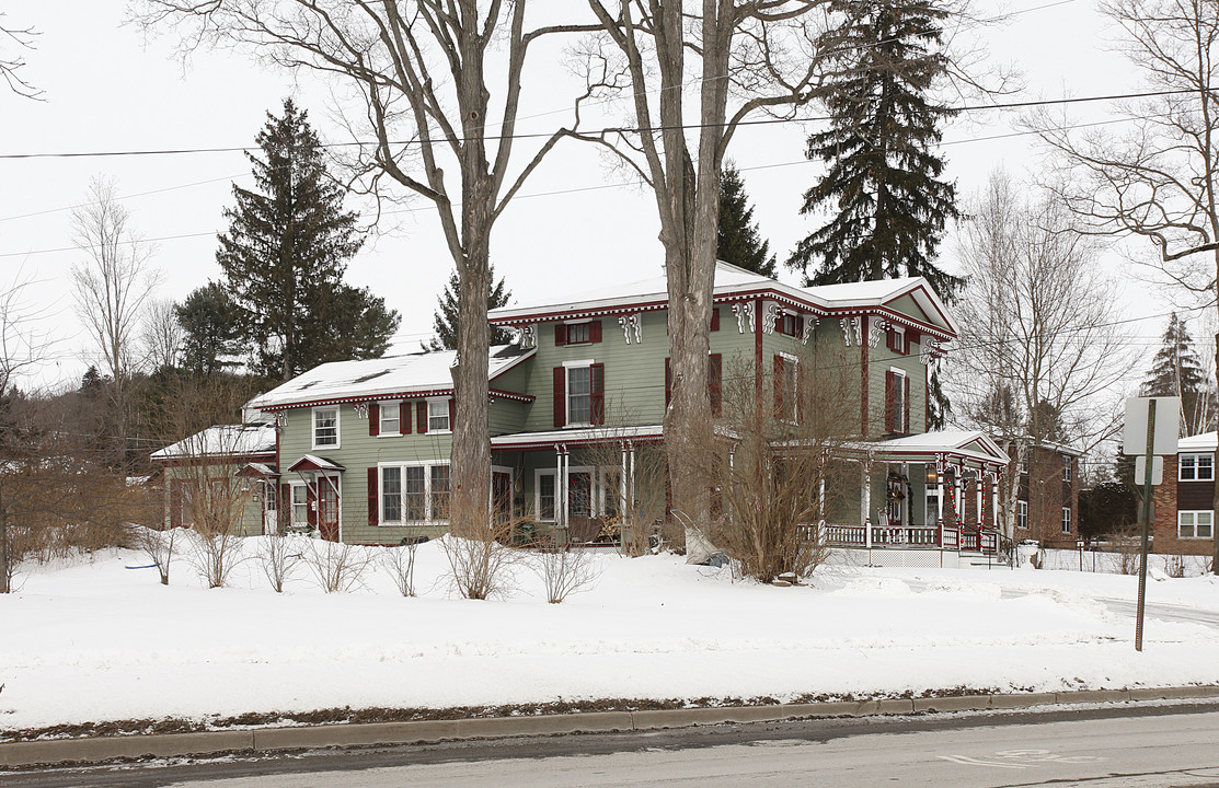 76 Chestnut St in Cooperstown, NY - Building Photo