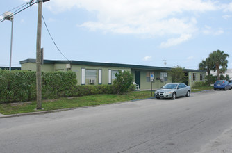 Linden Apartments in Fort Lauderdale, FL - Building Photo - Building Photo