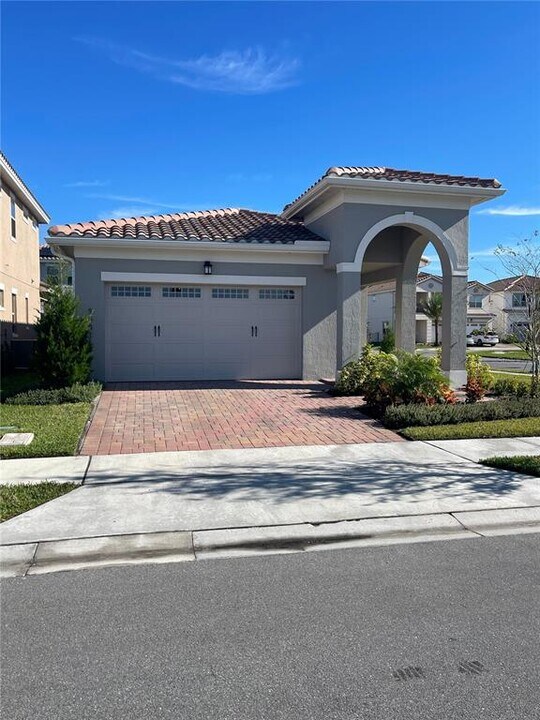 8081 Cleobury Dr in Orlando, FL - Building Photo
