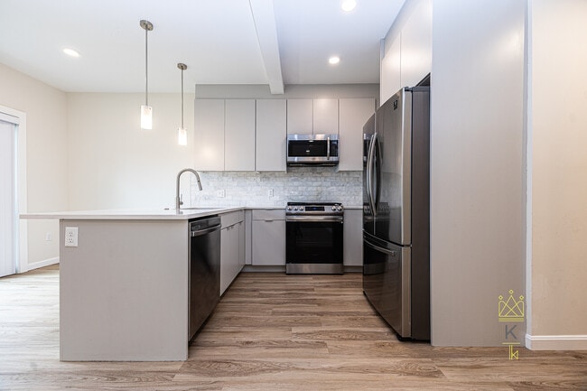 458 Washington St, Unit 107 in Boston, MA - Building Photo - Building Photo