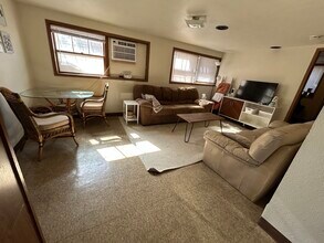 2218 Merner Ave, Unit 1 in Cedar Falls, IA - Building Photo - Building Photo