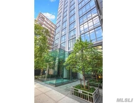310 W 52nd St-Unit -29A in New York, NY - Building Photo