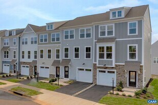 5001 Dunnagan Dr in Crozet, VA - Building Photo