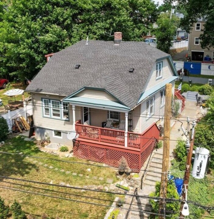 2 Oak St in Norwalk, CT - Building Photo