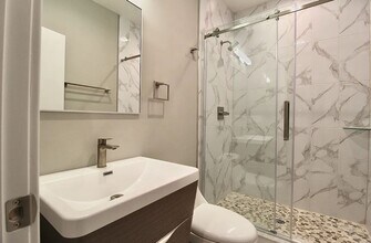 1642 Cambridge St in Philadelphia, PA - Foto de edificio - Building Photo