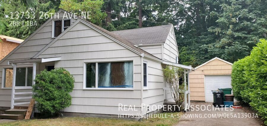 13733 26th Ave NE in Seattle, WA - Building Photo
