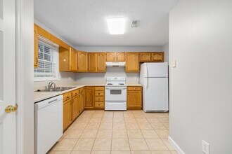 2101 Cherokee Rd in Johnson City, TN - Building Photo - Building Photo