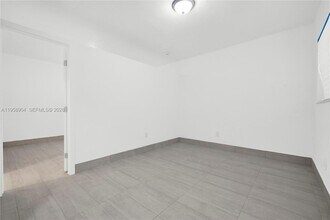 13390 NE 6th Ave, Unit 3 in North Miami, FL - Foto de edificio - Building Photo