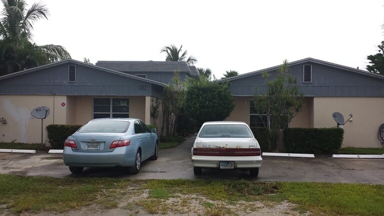 1124 Hernando St in Hutchinson Island, FL - Building Photo