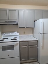 115 Thornwild Dr, Unit 2 Bed No Pet No Smoking in Scottville, MI - Foto de edificio - Building Photo