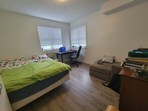 1018 Maitland Ave in Ottawa, ON - Building Photo - Building Photo