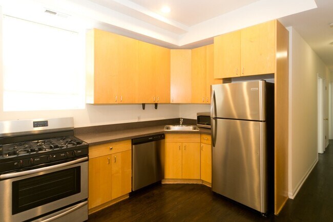 2112 N Campbell Ave in Chicago, IL - Building Photo - Building Photo