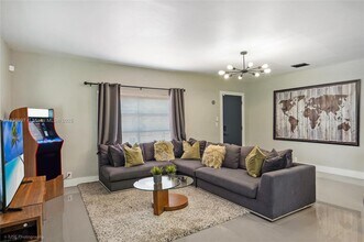 5050 NW 12th Ave in Miami, FL - Building Photo - Building Photo