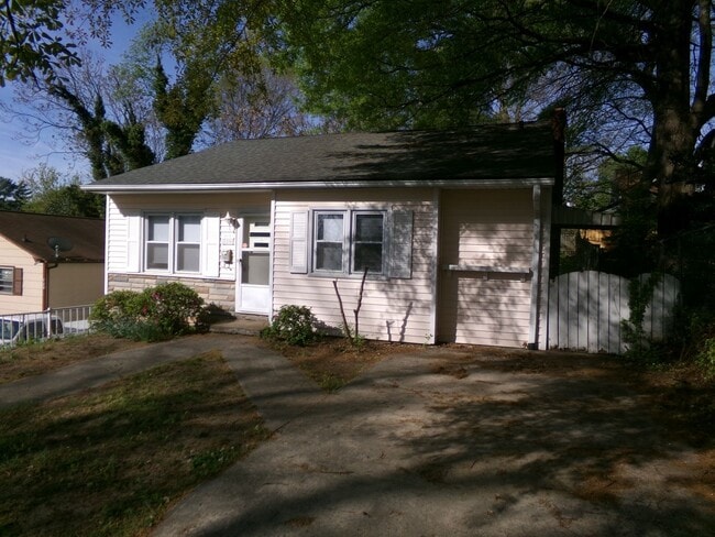 716 Laurel St in Winston-Salem, NC - Building Photo - Building Photo