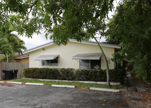 1713 N Dixie Hwy in Fort Lauderdale, FL - Building Photo - Building Photo