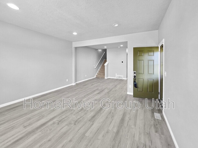 5342 W Hampstead Ln in West Valley City, UT - Building Photo - Building Photo