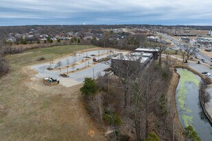 Building 200 in Rogers, AR - Building Photo
