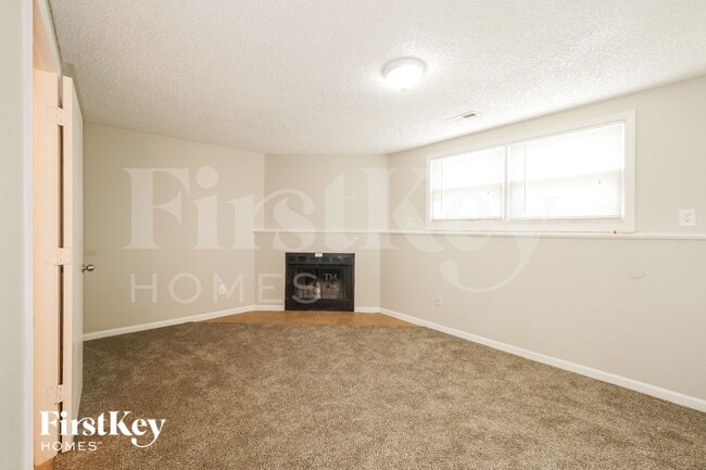 7308 E 122 Terrace in Grandview, MO - Foto de edificio - Building Photo