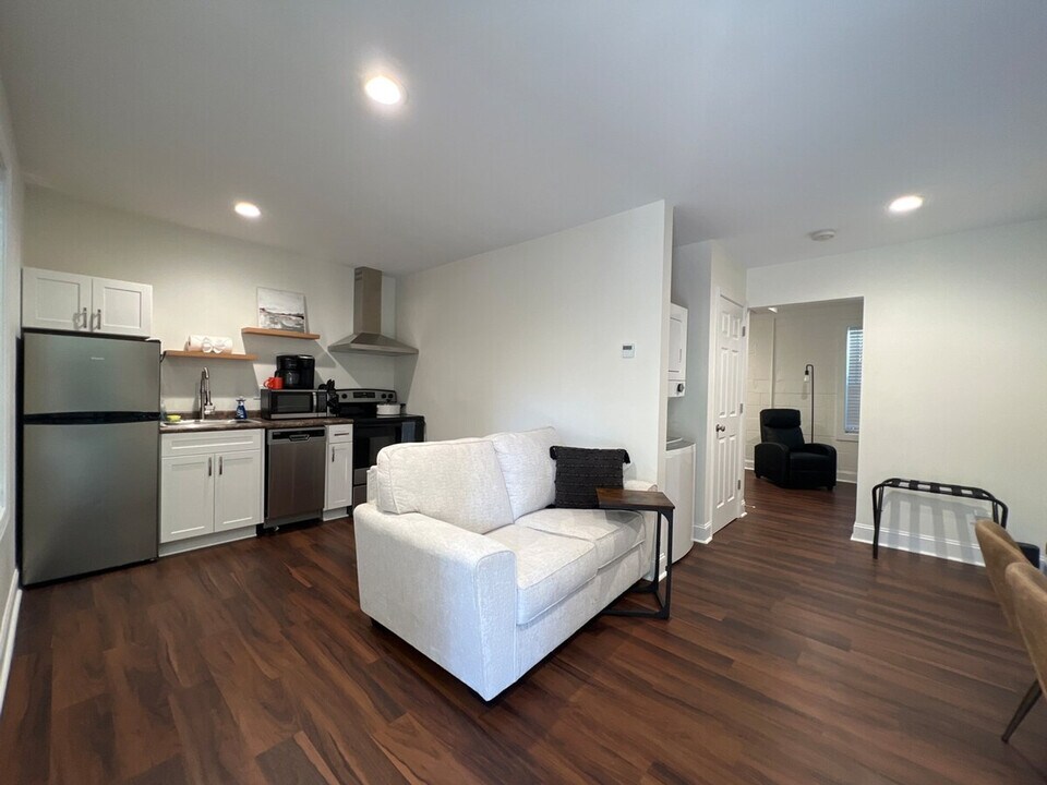 28 David St in Greenville, SC - Building Photo