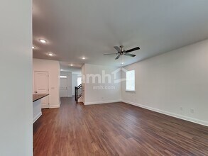 90 Spruce Cir in Dallas, GA - Foto de edificio - Building Photo