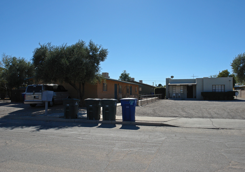 5802 E 28th St in Tucson, AZ - Building Photo