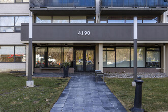 Almore Apartments in Toronto, ON - Building Photo - Building Photo