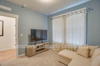 737 SE 38th St in Battle Ground, WA - Building Photo - Building Photo