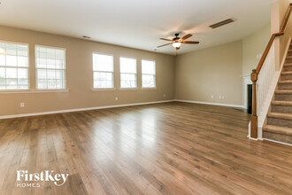 134 Stagecoach Ave in Summerville, SC - Foto de edificio - Building Photo