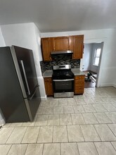 88 Spring St in Meriden, CT - Building Photo - Building Photo