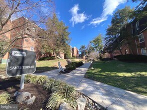 4000 Gypsy Ln in Philadelphia, PA - Building Photo - Building Photo