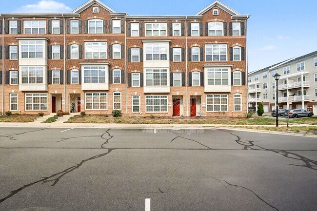 22824 Ferncrest Terrace in Ashburn, VA - Building Photo - Building Photo